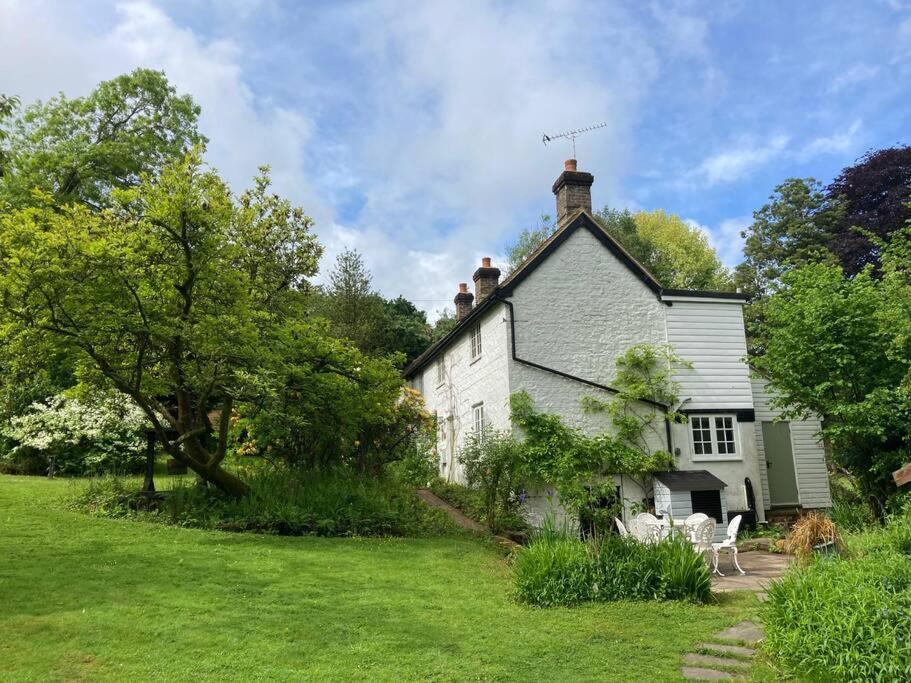 Ashdown Forest Character Cottage, 18Th Century Crowborough Eksteriør bilde