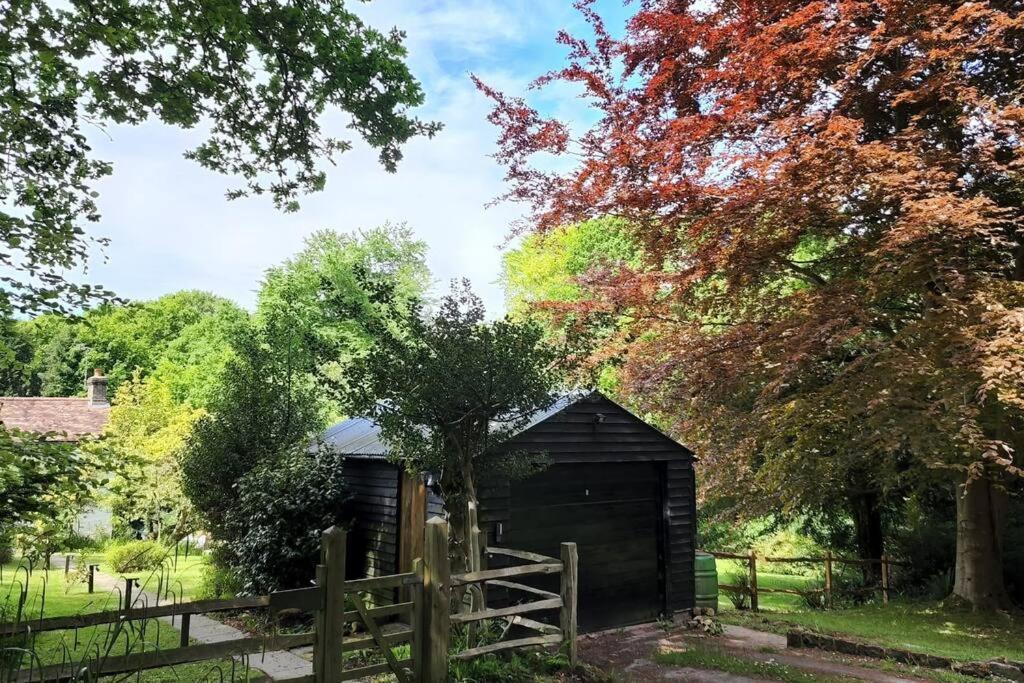 Ashdown Forest Character Cottage, 18Th Century Crowborough Eksteriør bilde